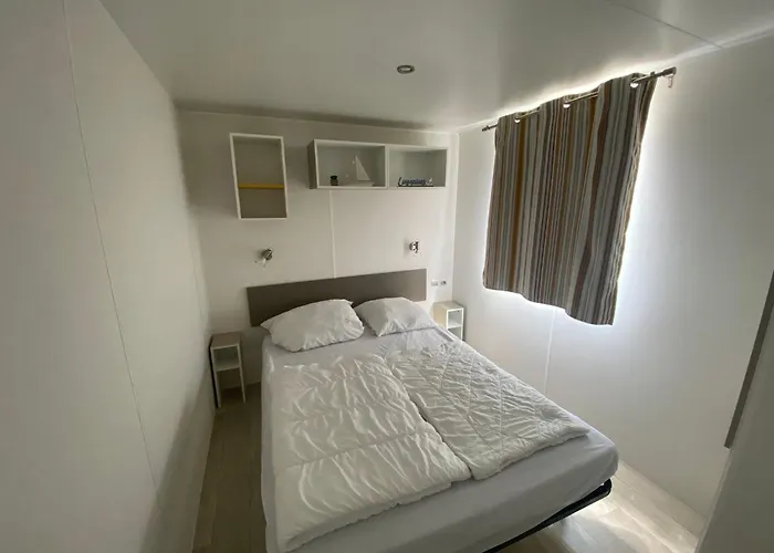 度假居 Mobilheim Wattwurm Mit Veranda Am Kransburger 555