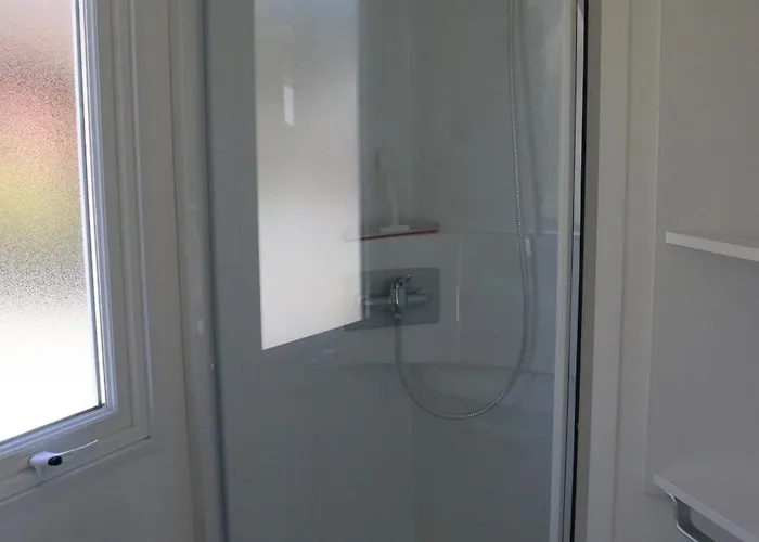 Mobilheim Wattwurm Mit Veranda Am Kransburger 555 度假居 Wurster Nordseekuste